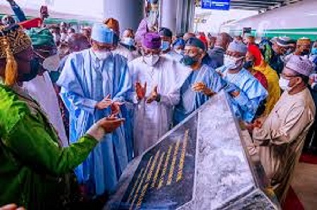 Buhari commissions Lagos-Ibadan railway