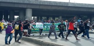 Police attack Lagos protesters